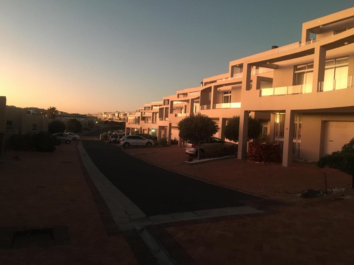 2Whitewaters Bloubergstrand Homestay Luaran gambar