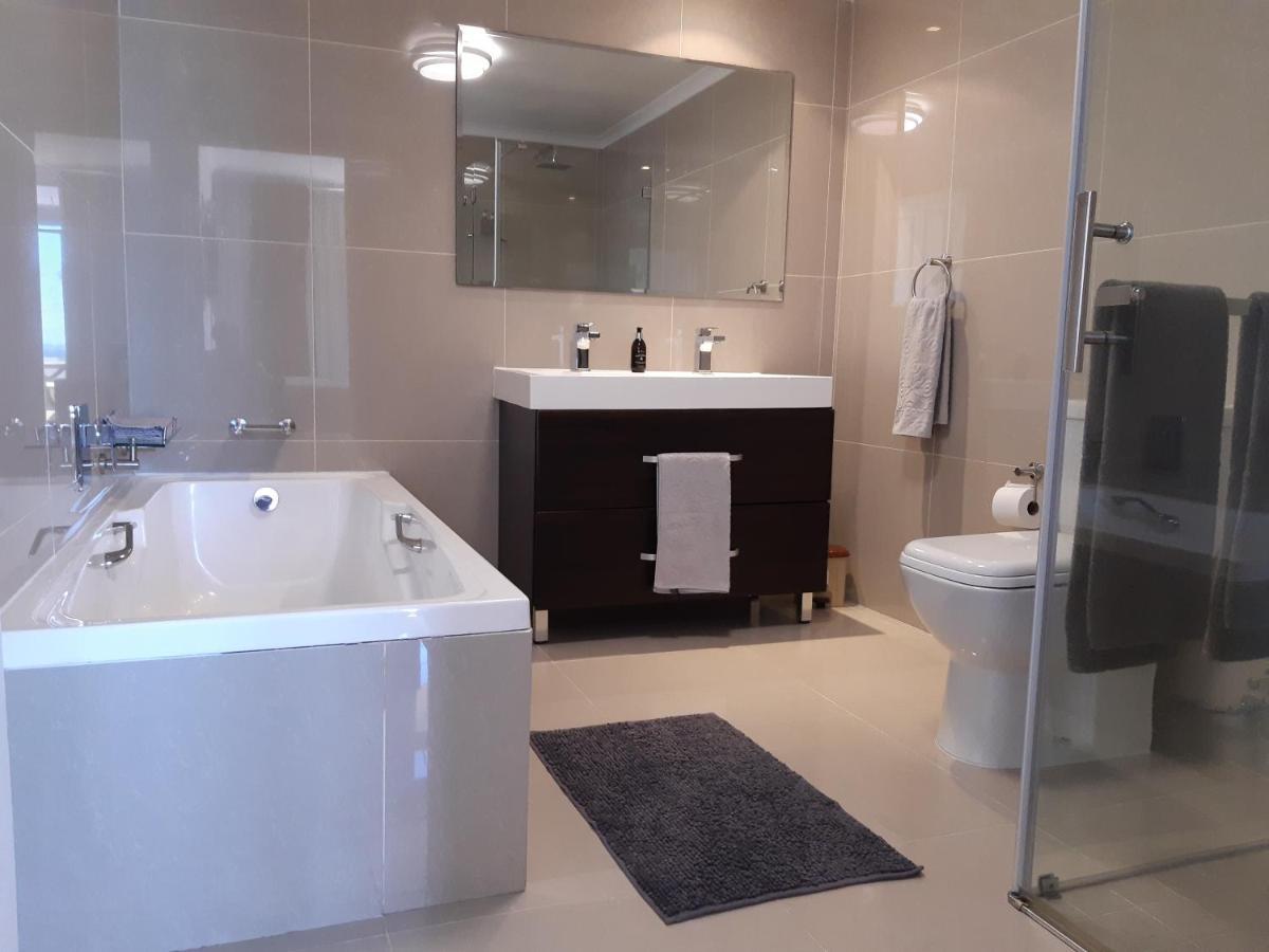 2Whitewaters Bloubergstrand Homestay Luaran gambar
